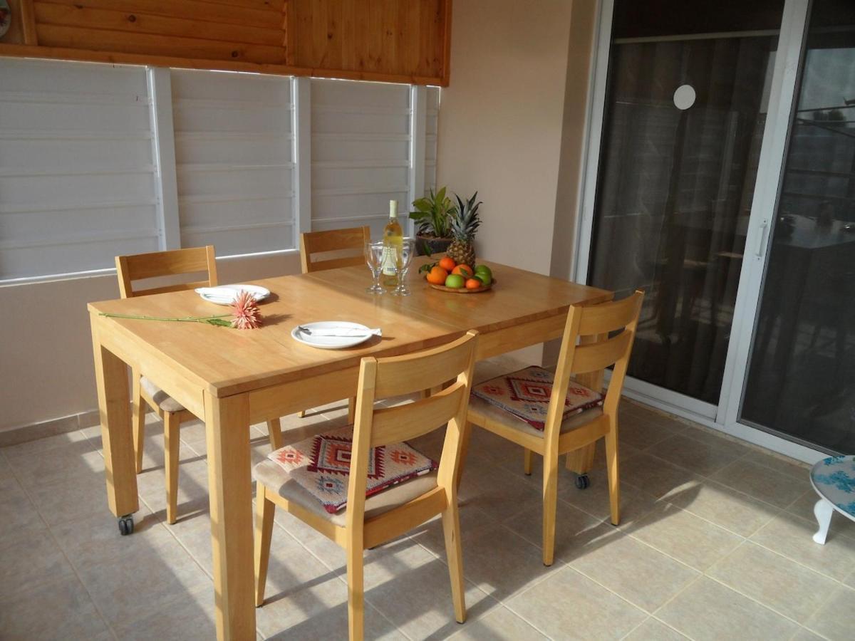 Nissi Area,ground Floor Flat, Free Internet Apartment *