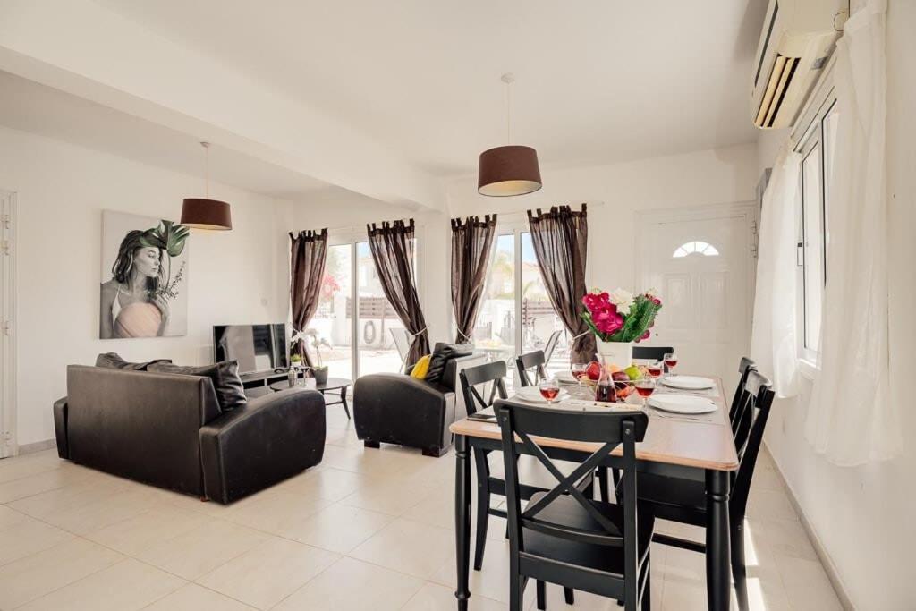 Villa Croeso Ayia Napa