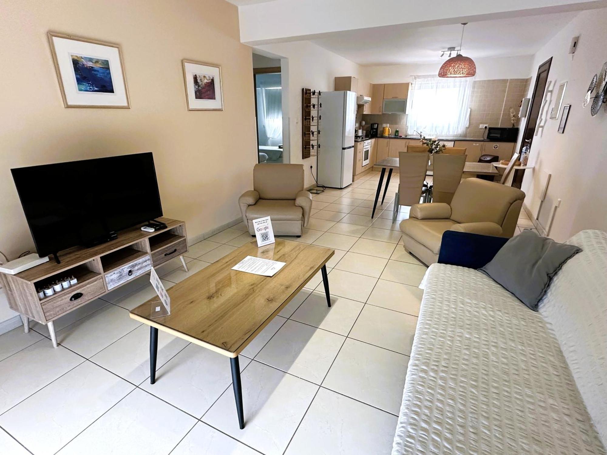 Narcissos Nissi D9 Apartment