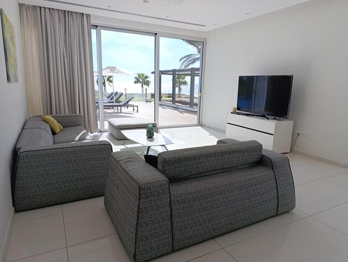 Beachfront Luxury Glory