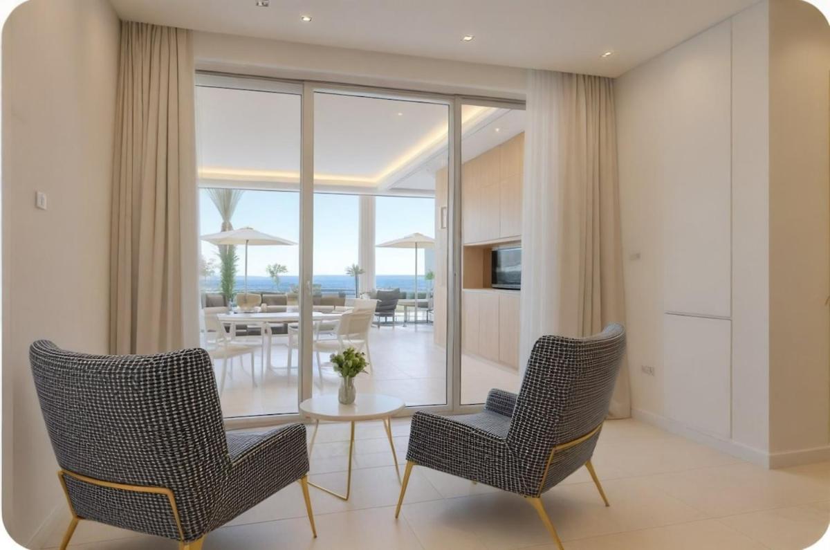 Beachfront Luxury Glory Villa *