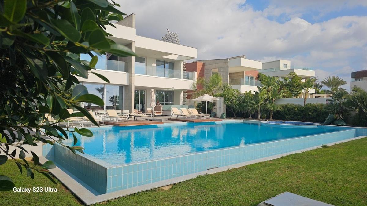 Beachfront Luxury Tranquility Pousada