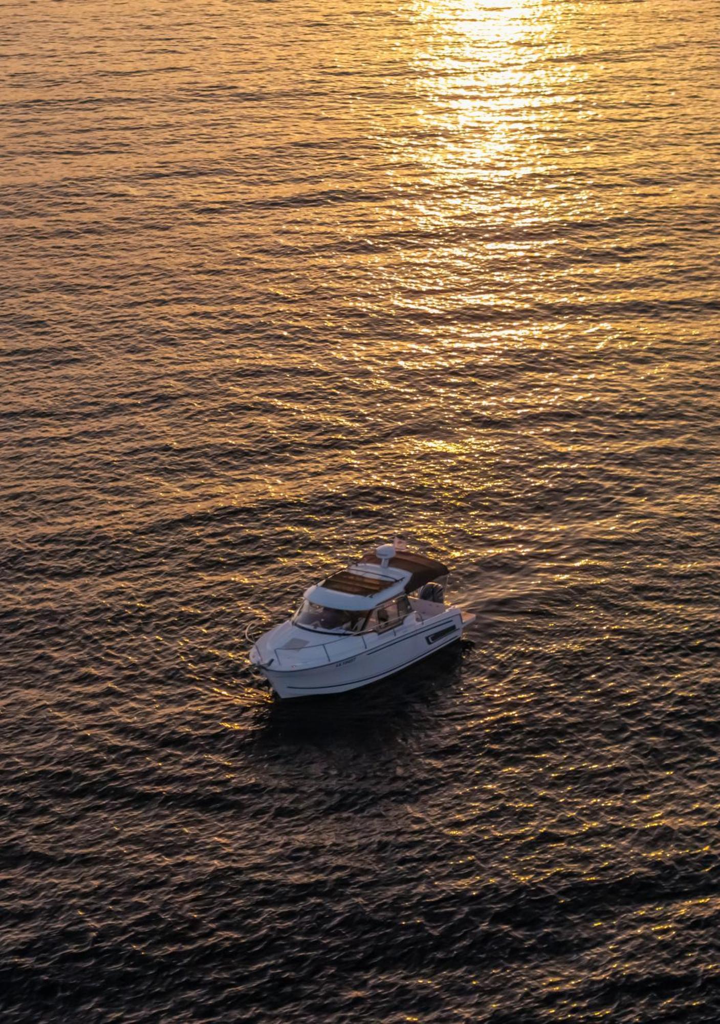 Captainvasilisboatcharters Botel Ayia Napa