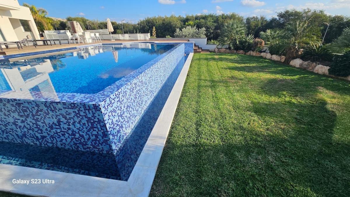 Villa Beachfront Luxury Idania *