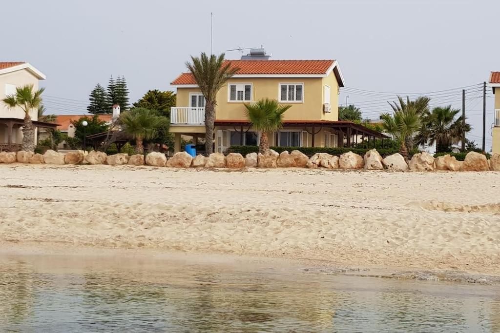 On The Beachfront, Ayia Thekla, Marina Pousada
