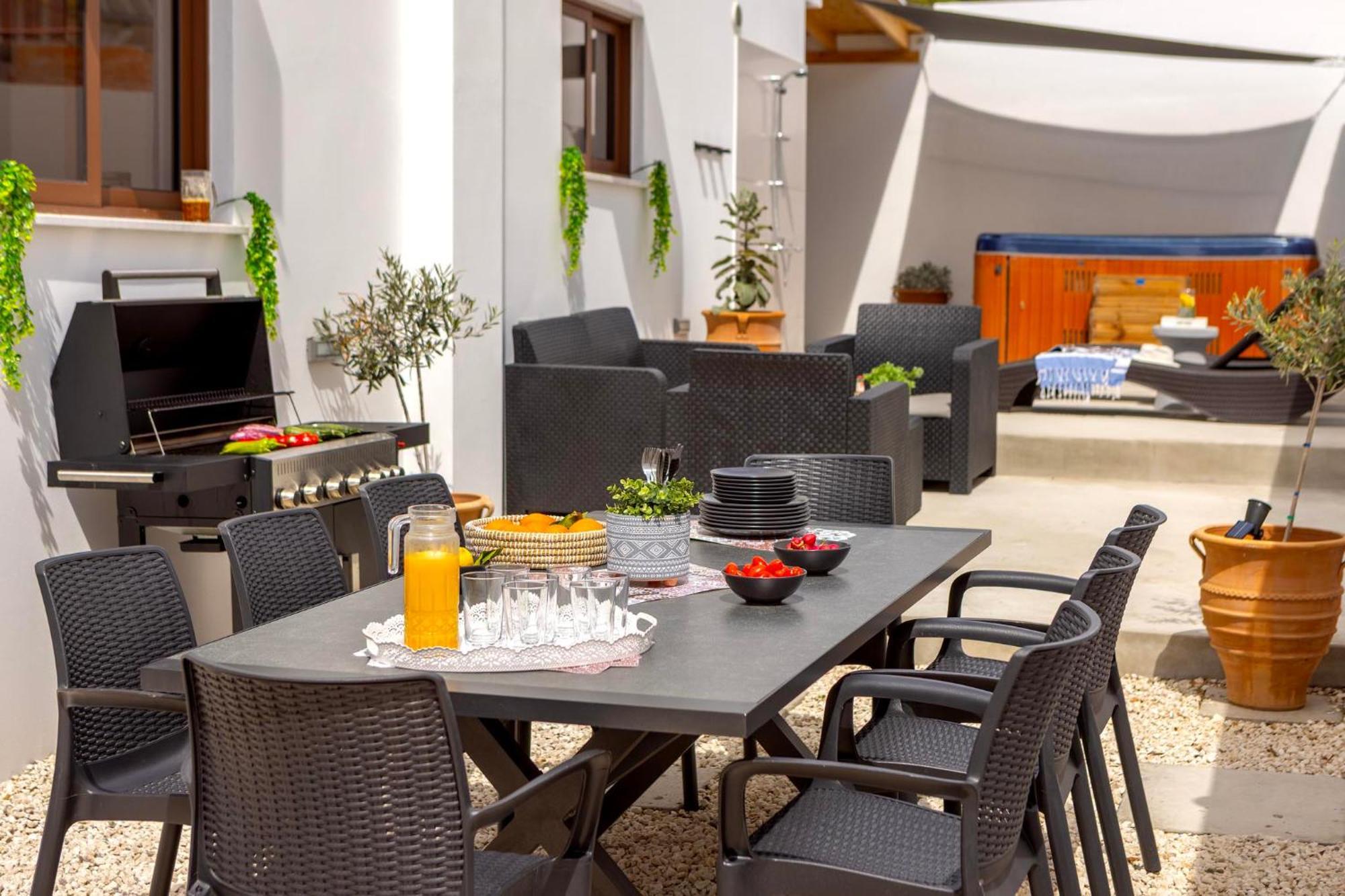 Sevis Apartment *