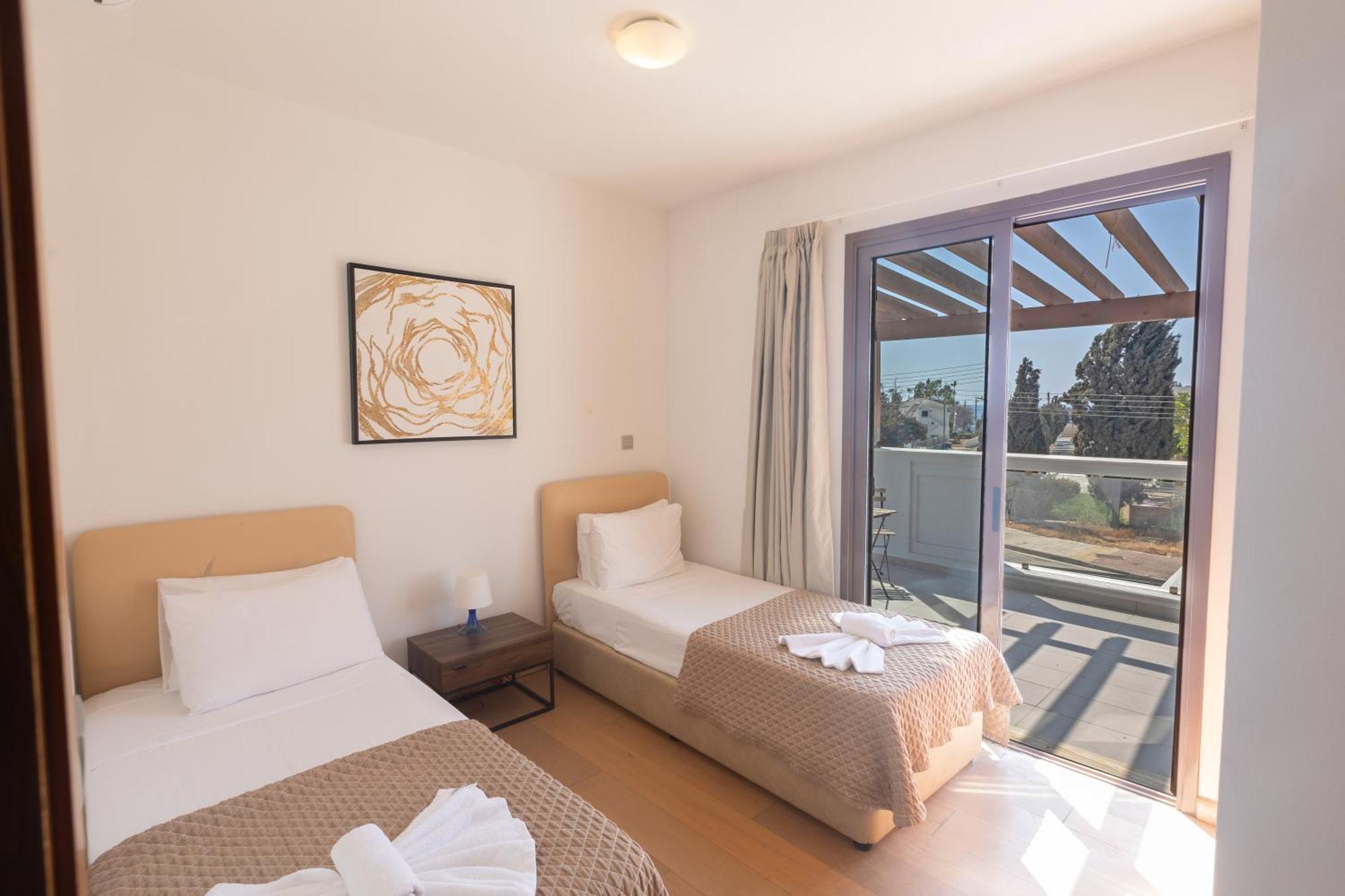 Sea Satin - Center Villa