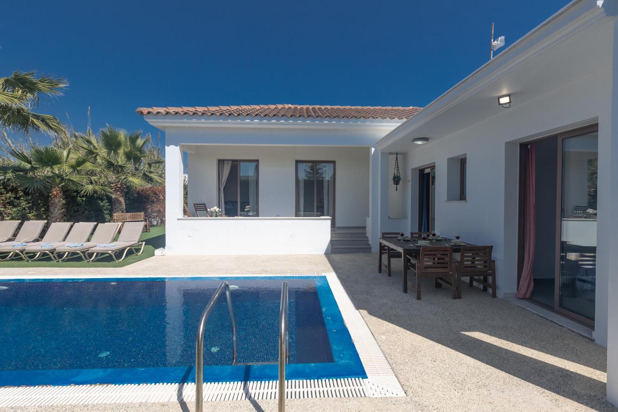 Sea Satin - Center Villa