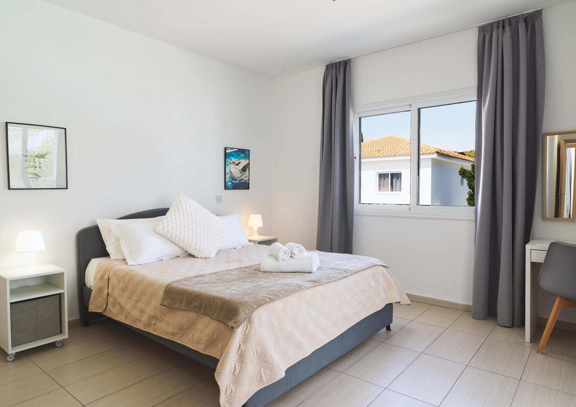 Luxvillasrentals * Ayia Napa