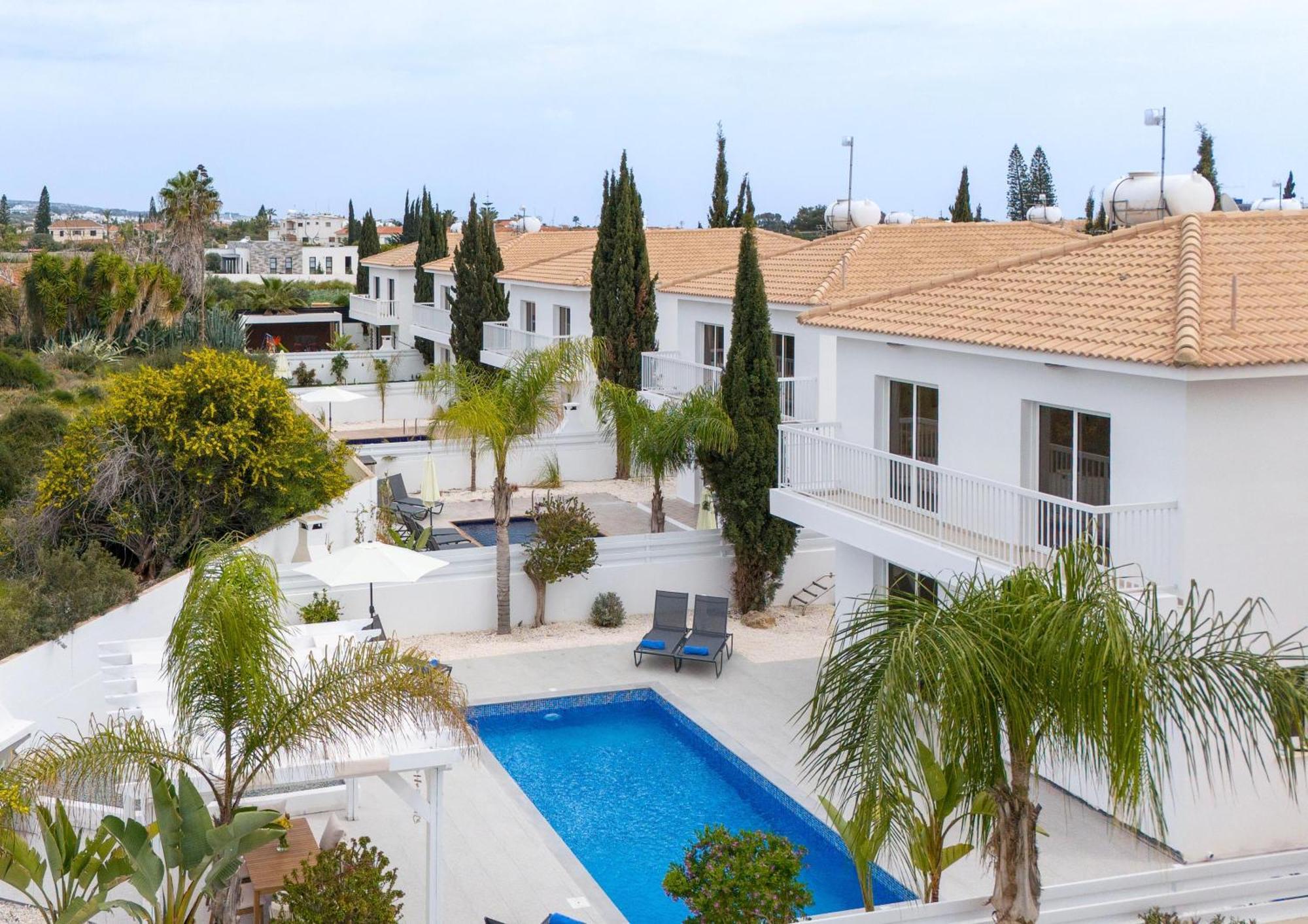 Luxvillasrentals * Ayia Napa