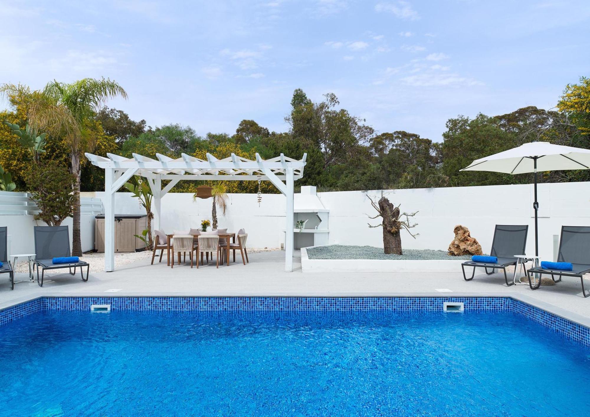 Villa Luxvillasrentals *