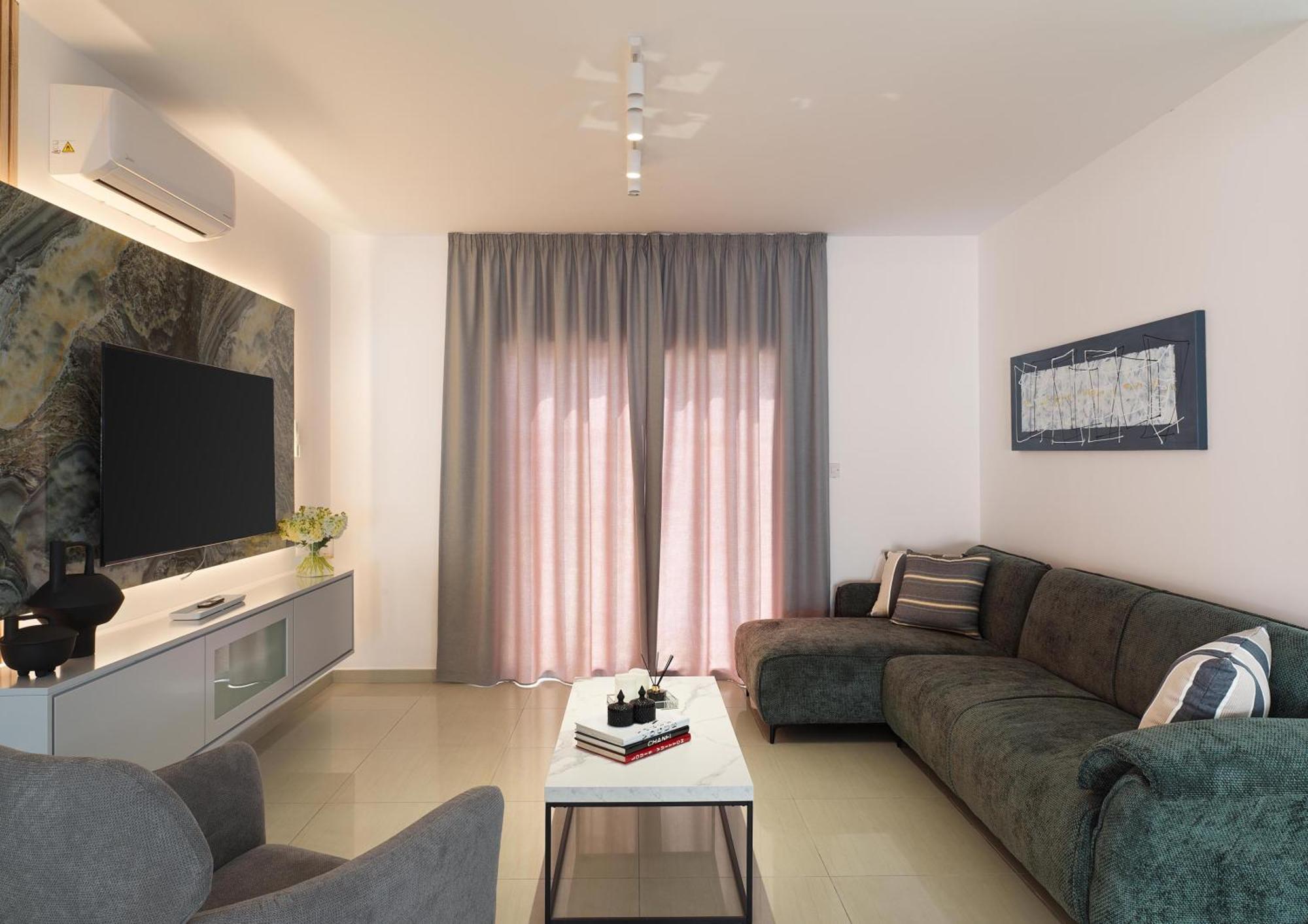 Luxvillasrentals * Ayia Napa