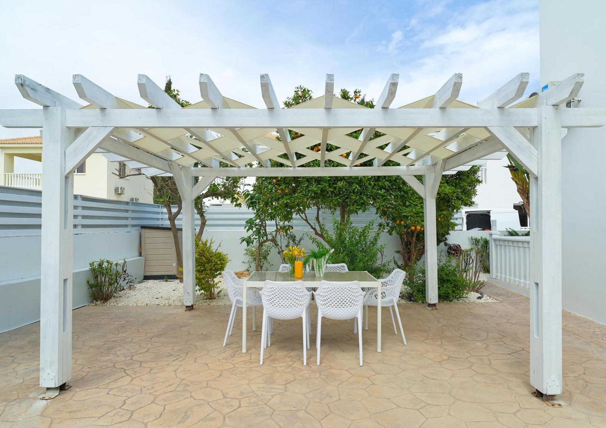 Luxvillasrentals * Ayia Napa