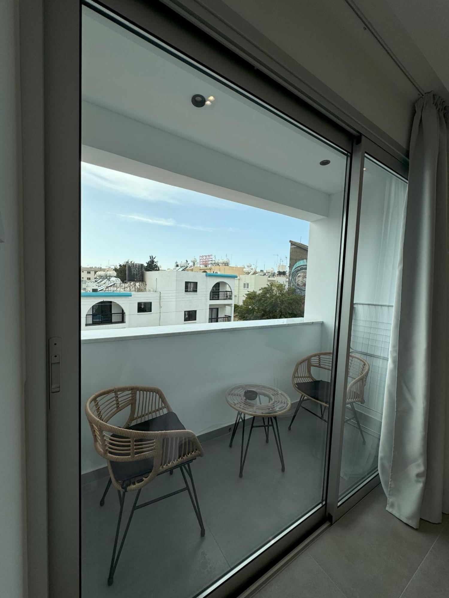 Living Boutique Adults Only Apartment