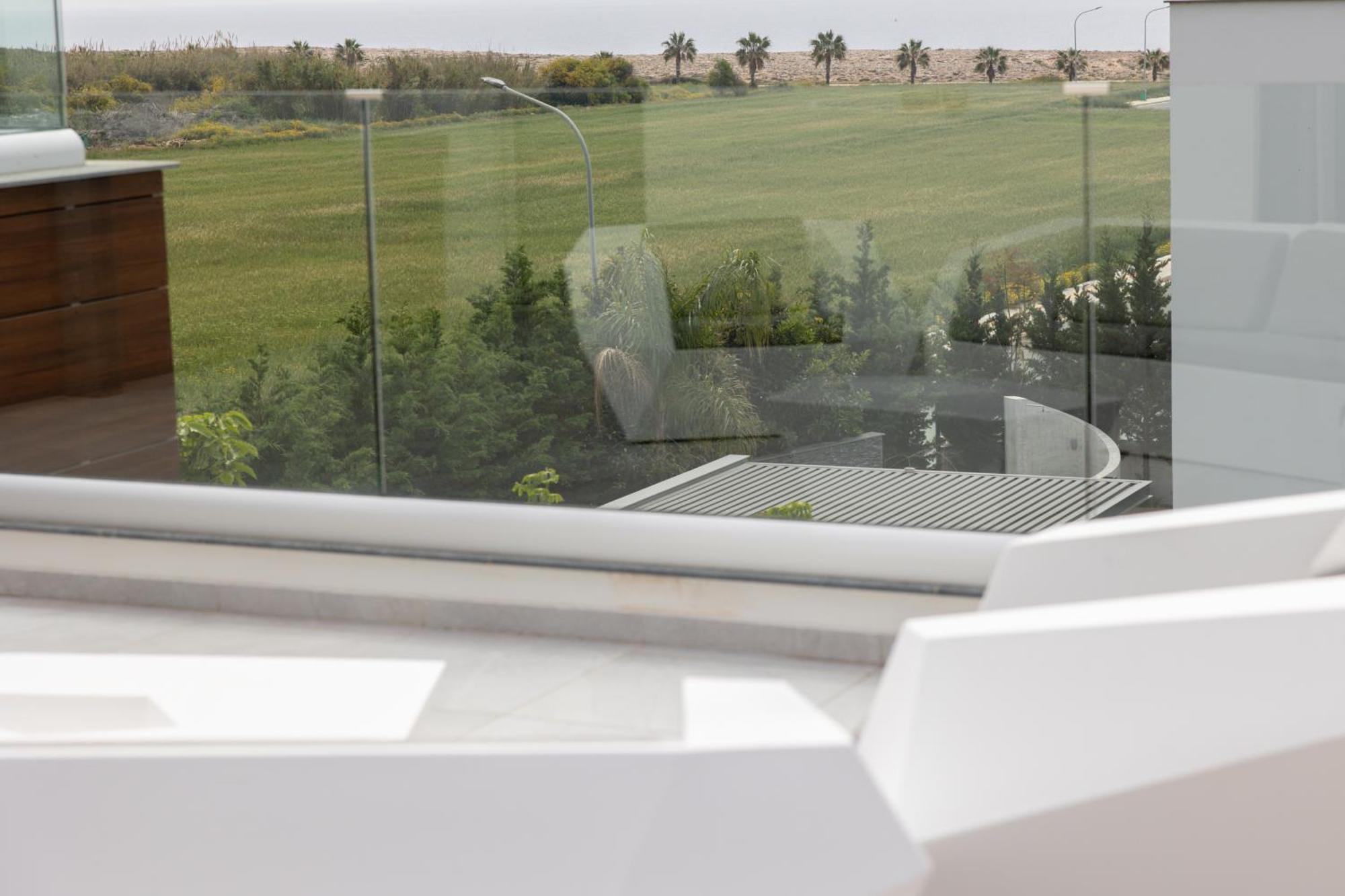 Vivo Mare Beachfront - Vista Villa