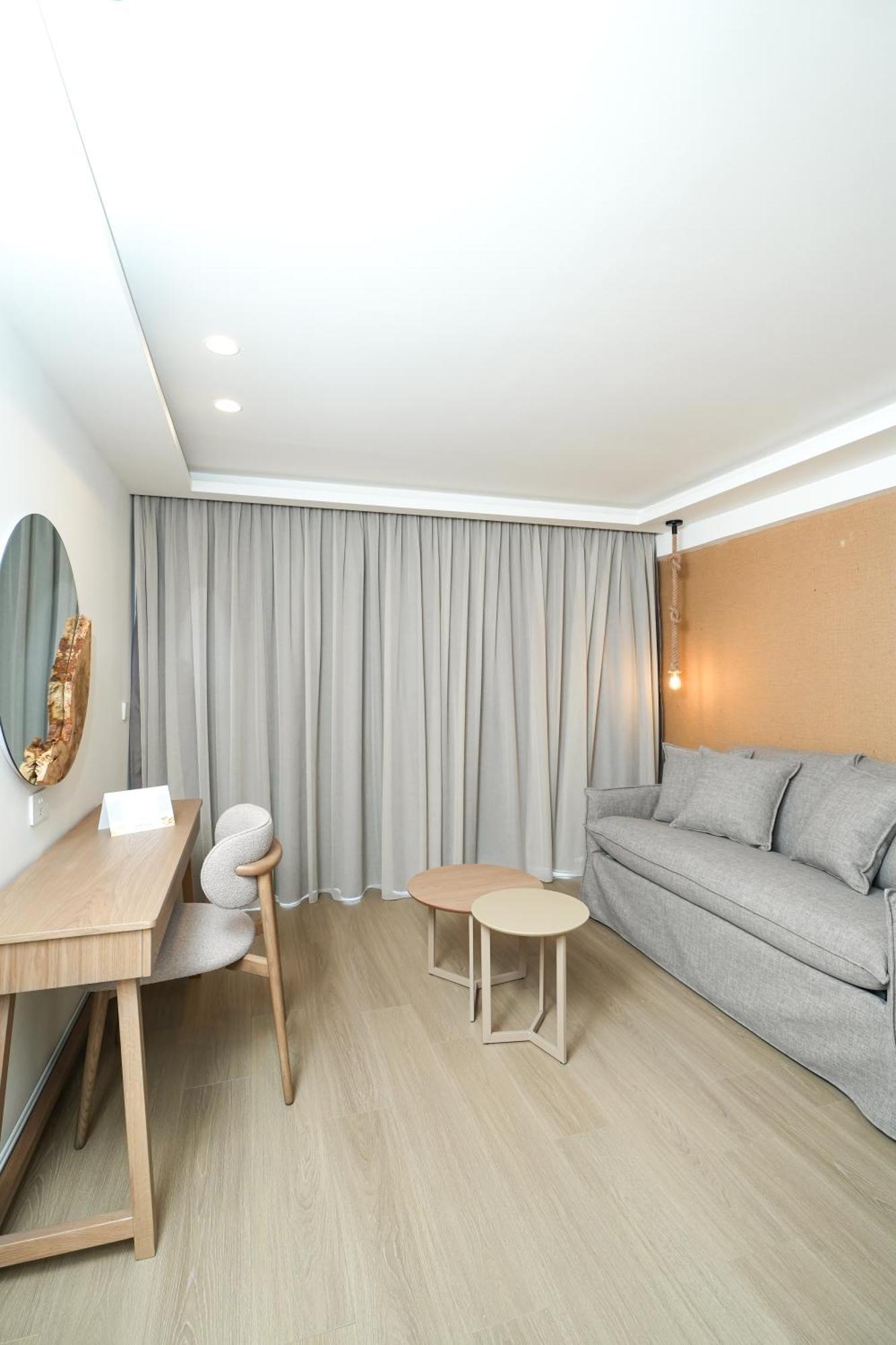 Blue Harbour Boutique 3*