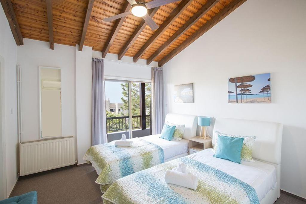Villa Nepou - Beautiful 4 Bedroom - Located In With Private Pool