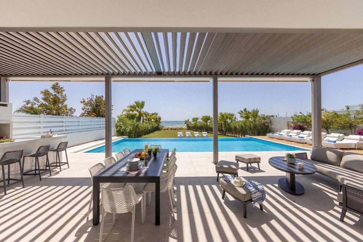 Jojo Seafront Villa