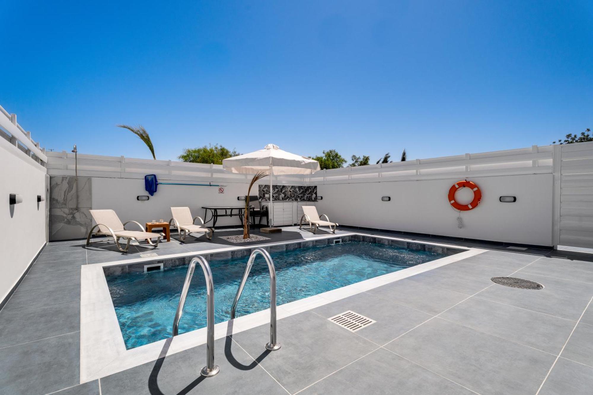 Luxury 1 & 2 Bdr 300 Meters From Sandy Beach! Villa Agia Napa