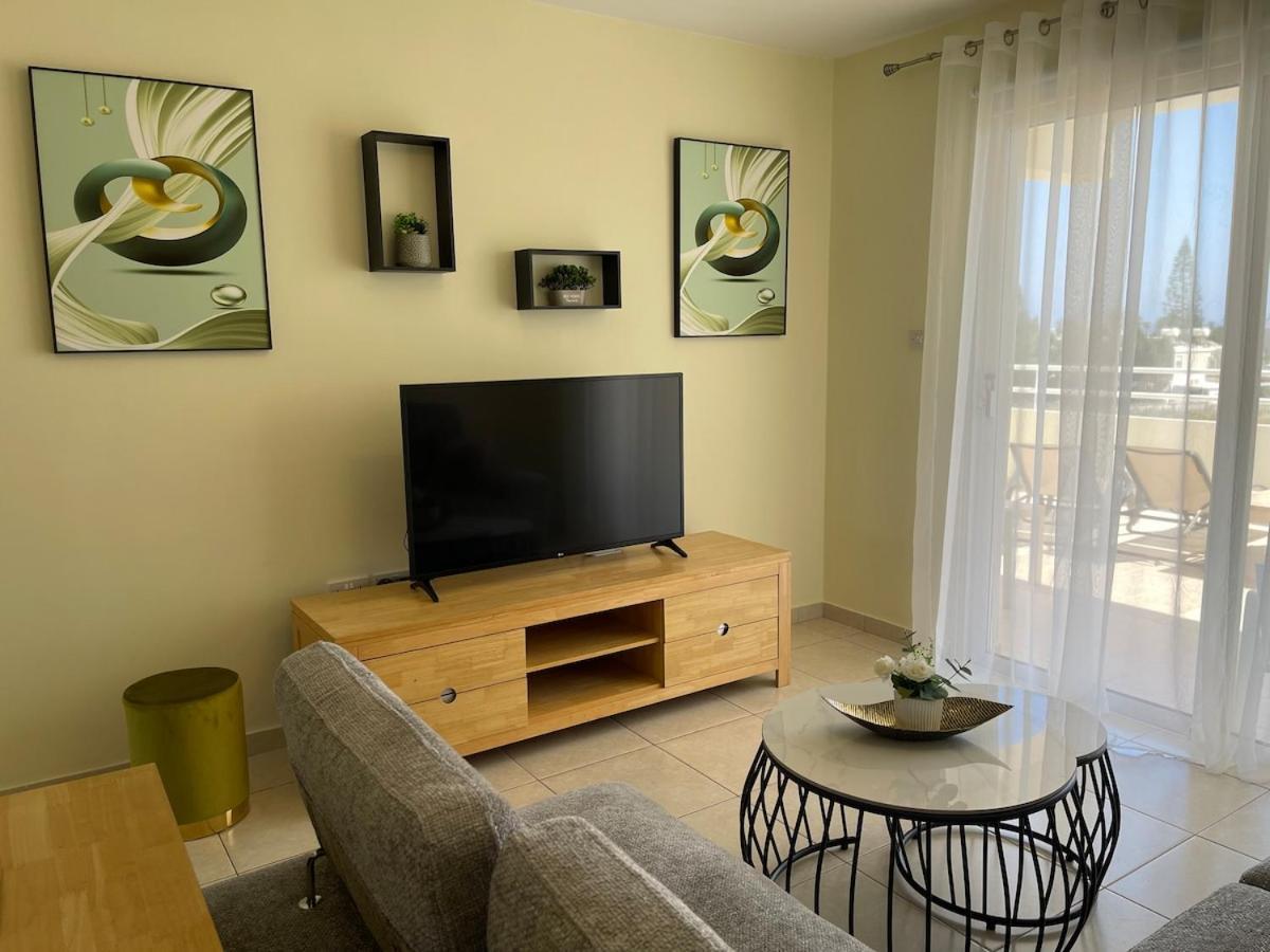 Nissi Elena Sunny Cozy Apartment