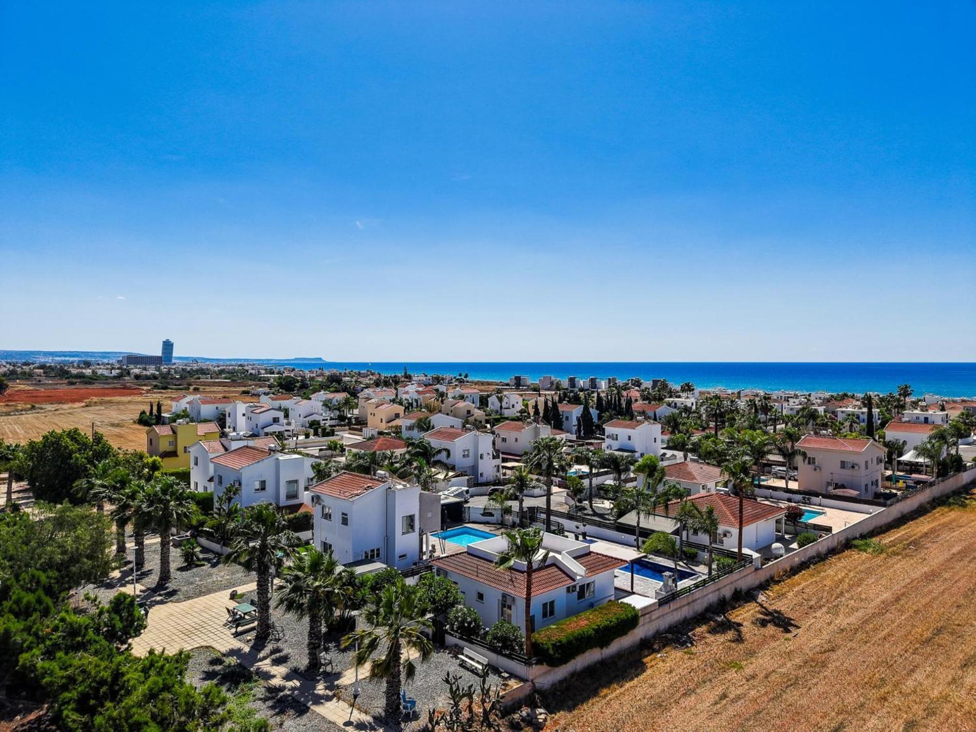 Casa Giovanni By Ezoria Ayia Napa