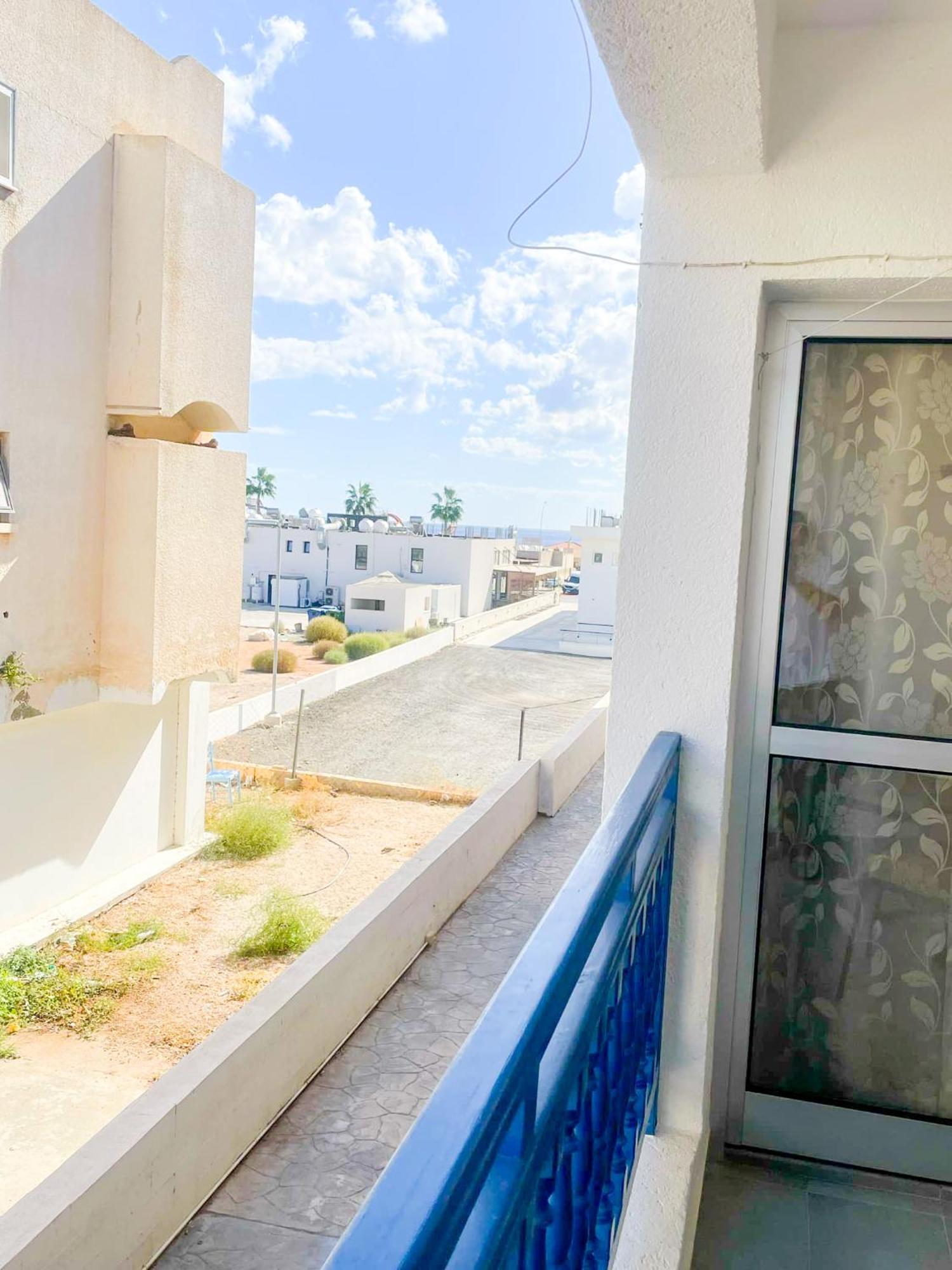 Awaken Your Hidden Goddess Retreat At Nissi Avenue - Apartamento