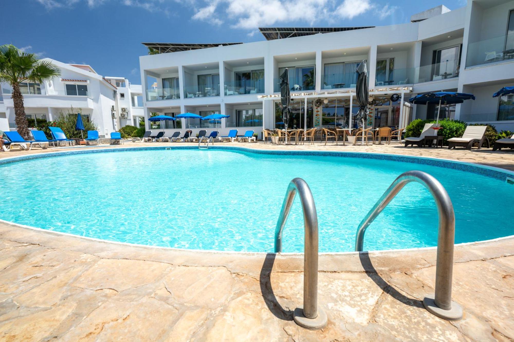 Bellini Aparthotel 3*