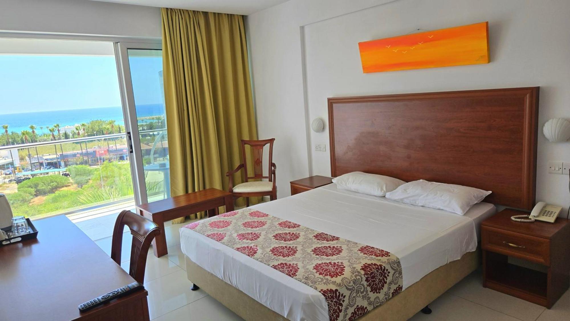 Corfu 4* Agia Napa