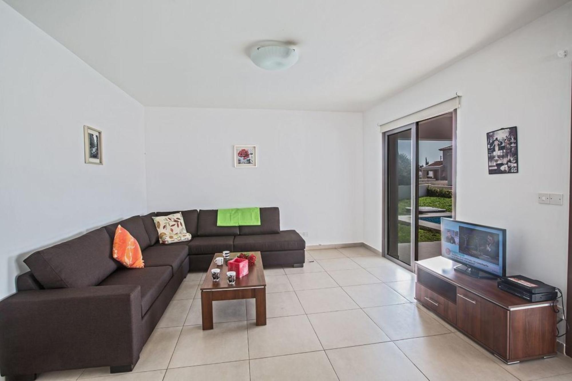 Villa Petreris Enas - Stunning 3 Bedroom With Pool - Short Walk To Nissi Avenue *