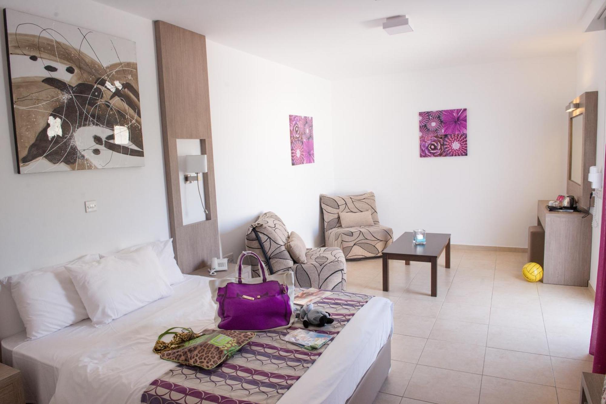 New Famagusta & Hotel 3*