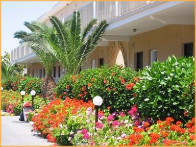Loutsiana Deluxe Apts 3*