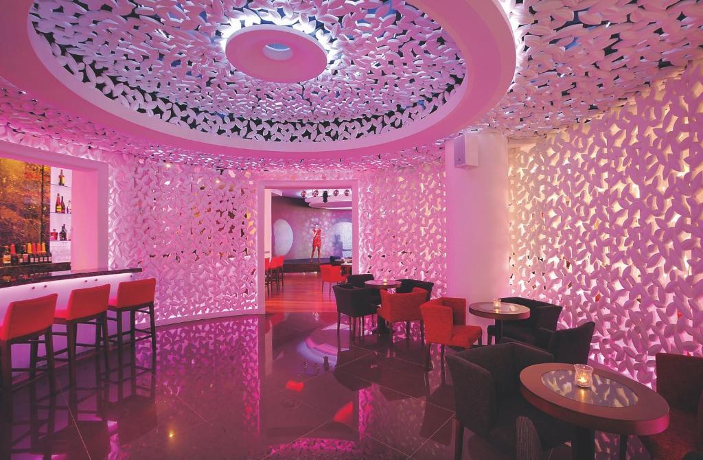 Olympic Bay - Adults Only Hotel