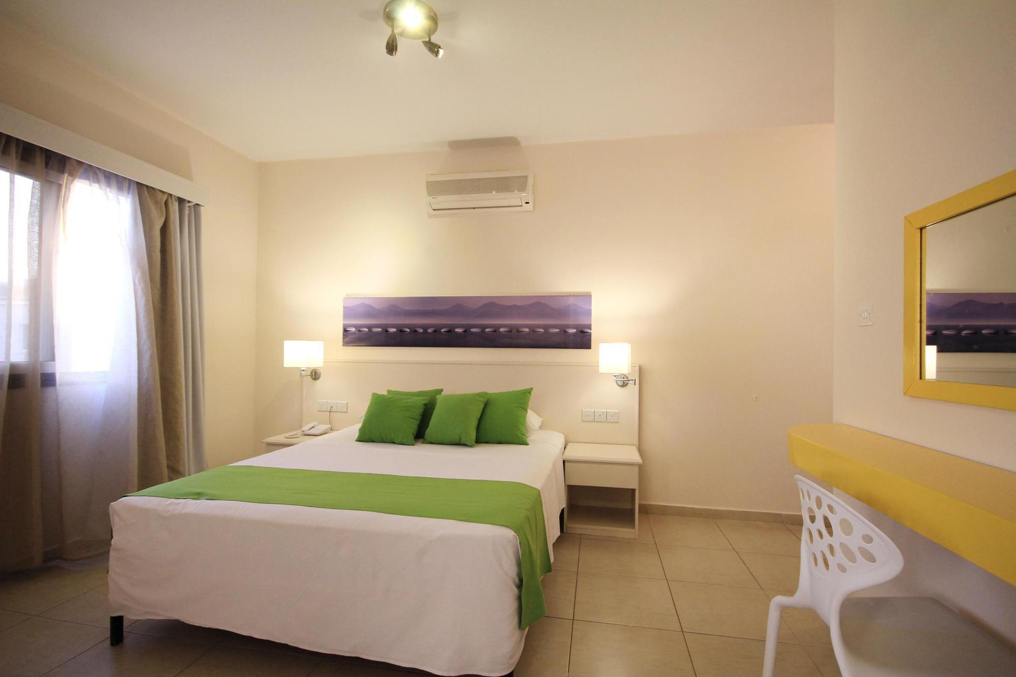Sea Cleonapa Aparthotel