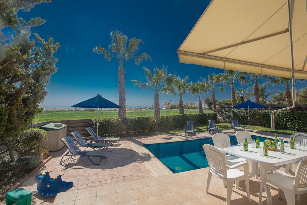 Sunny Coast Villa *