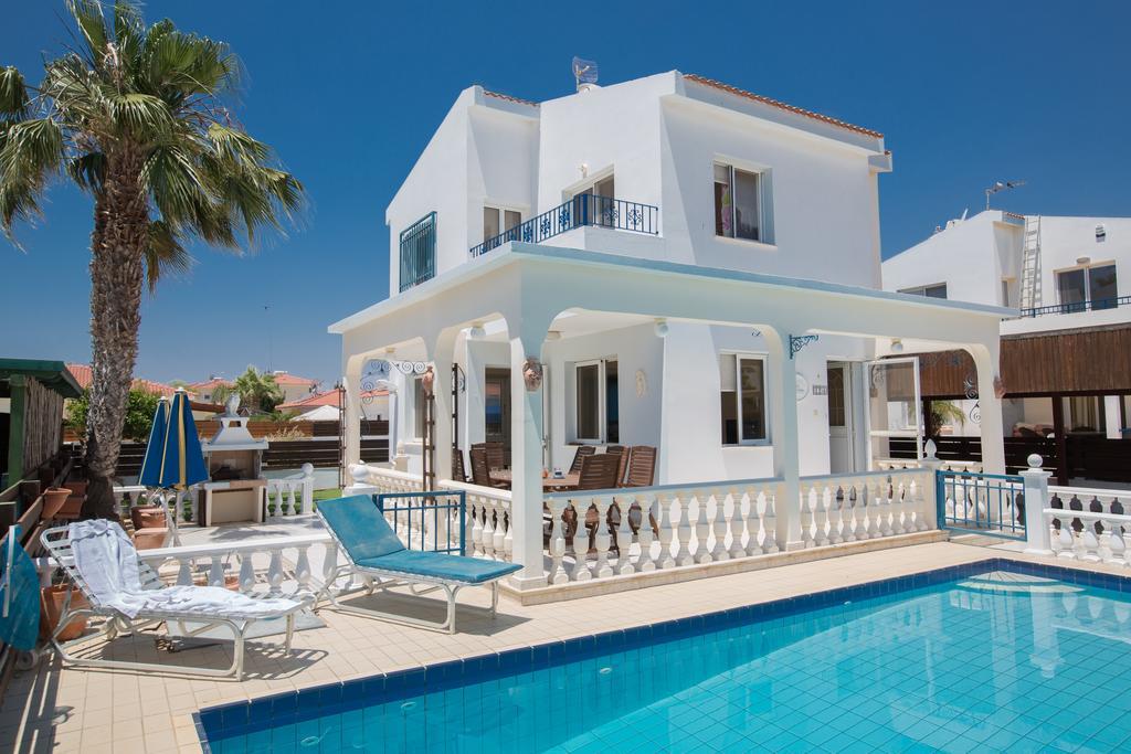 Thaliana Gardens Villa