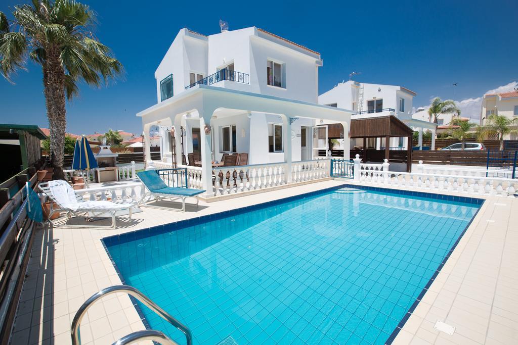 Thaliana Gardens Villa