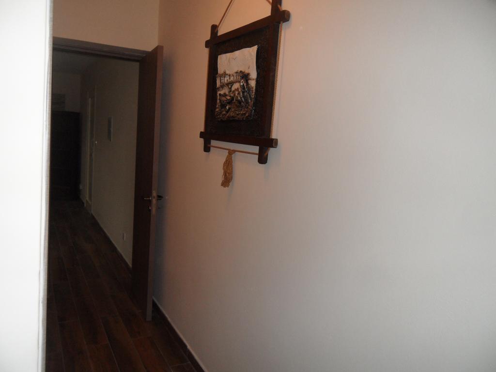 Sunshine Apts, Two Bedroom , Free Internet, No 3 Apartment *