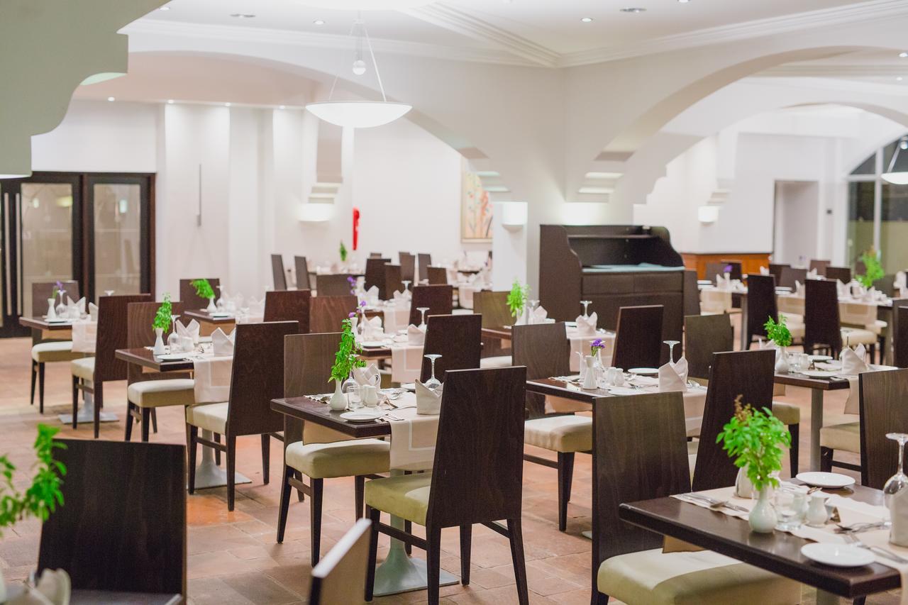 Napa Plaza (adults Only)