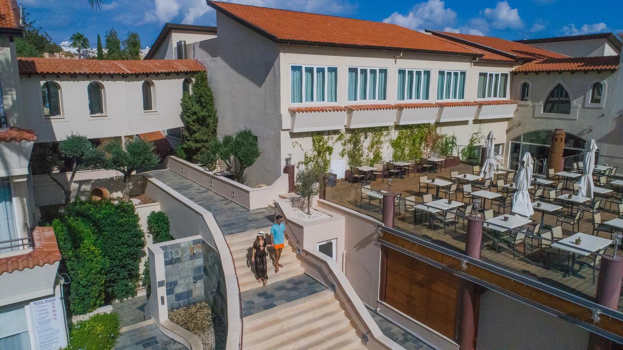 Napa Plaza (adults Only)