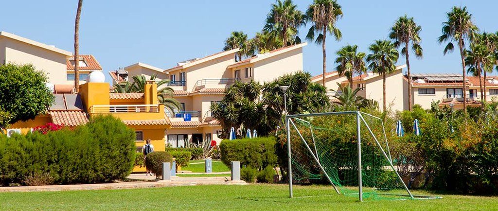 Aparthotel Makronisos Village 3*