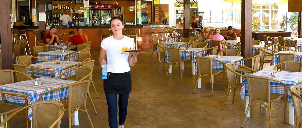 Aparthotel Makronisos Village 3*