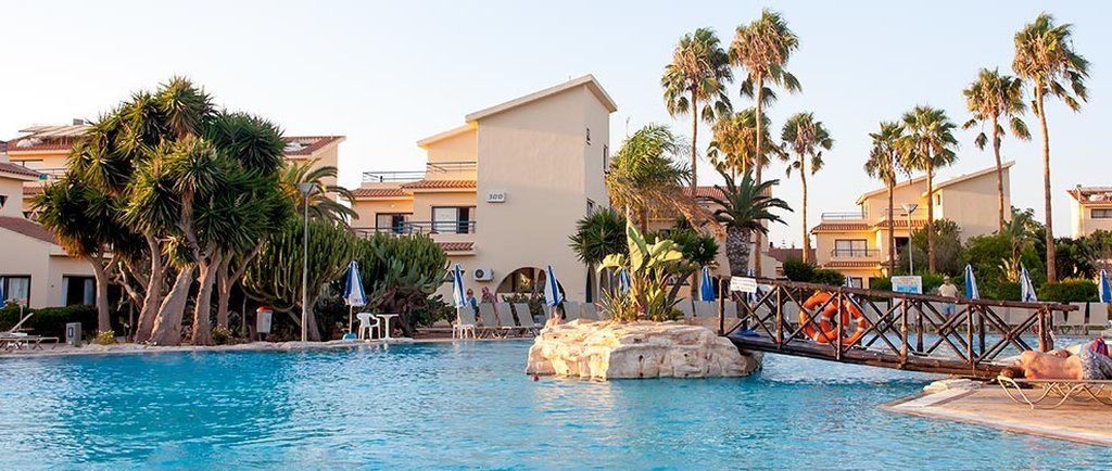 Aparthotel Makronisos Village 3*