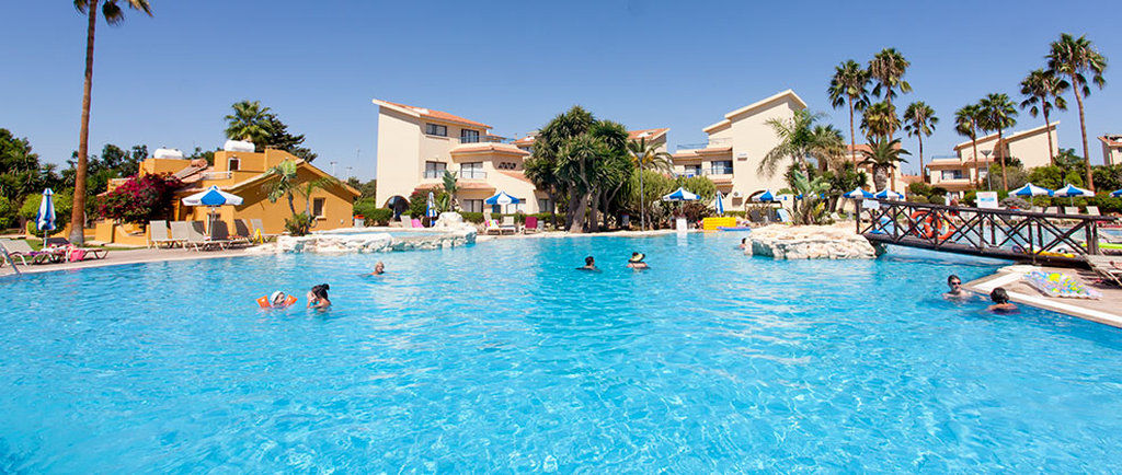 Aparthotel Makronisos Village 3*