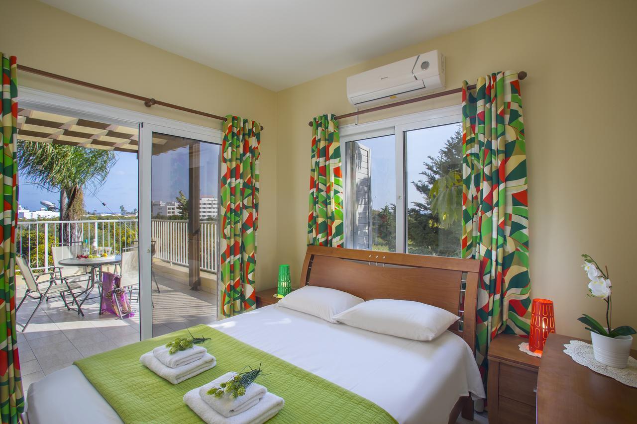 Tropical Villa *