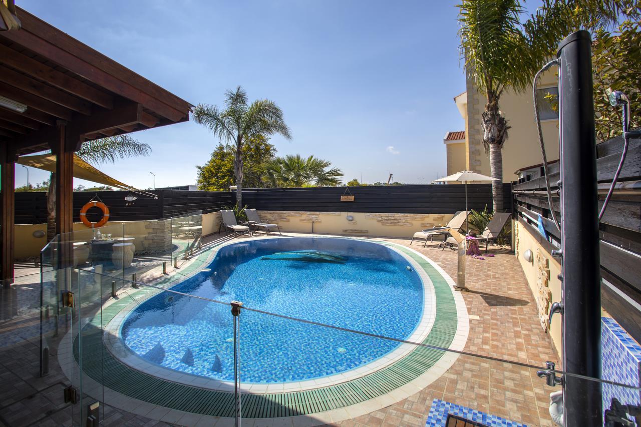 Tropical Villa
