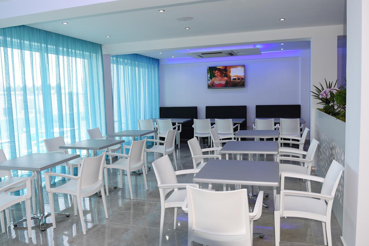 Hotel Sunny Blue