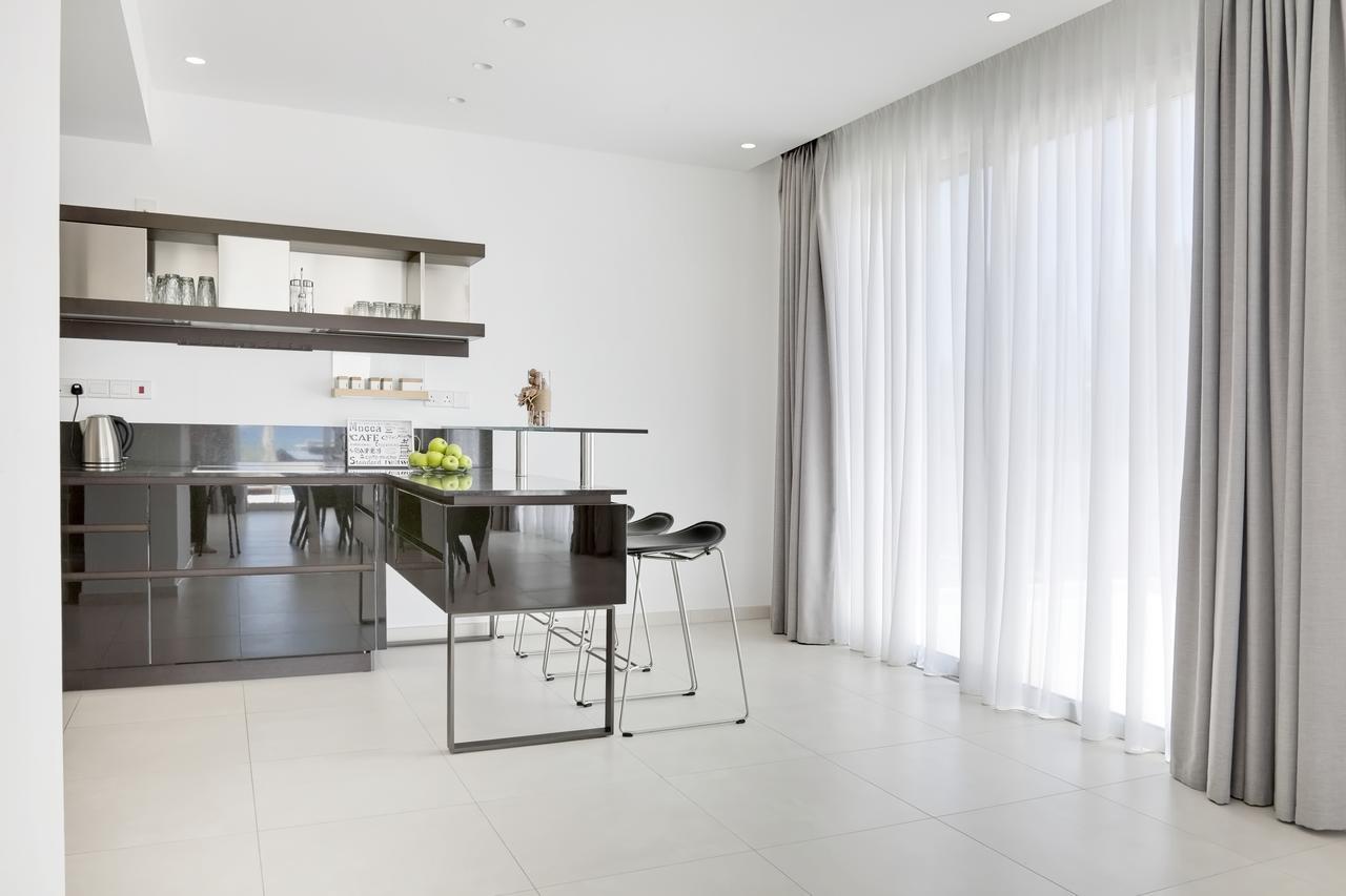 Royal 4 Bedroom Seafront Holiday home