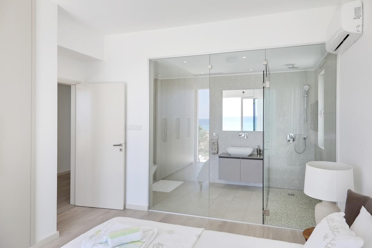 Royal 4 Bedroom Seafront * Ayia Napa