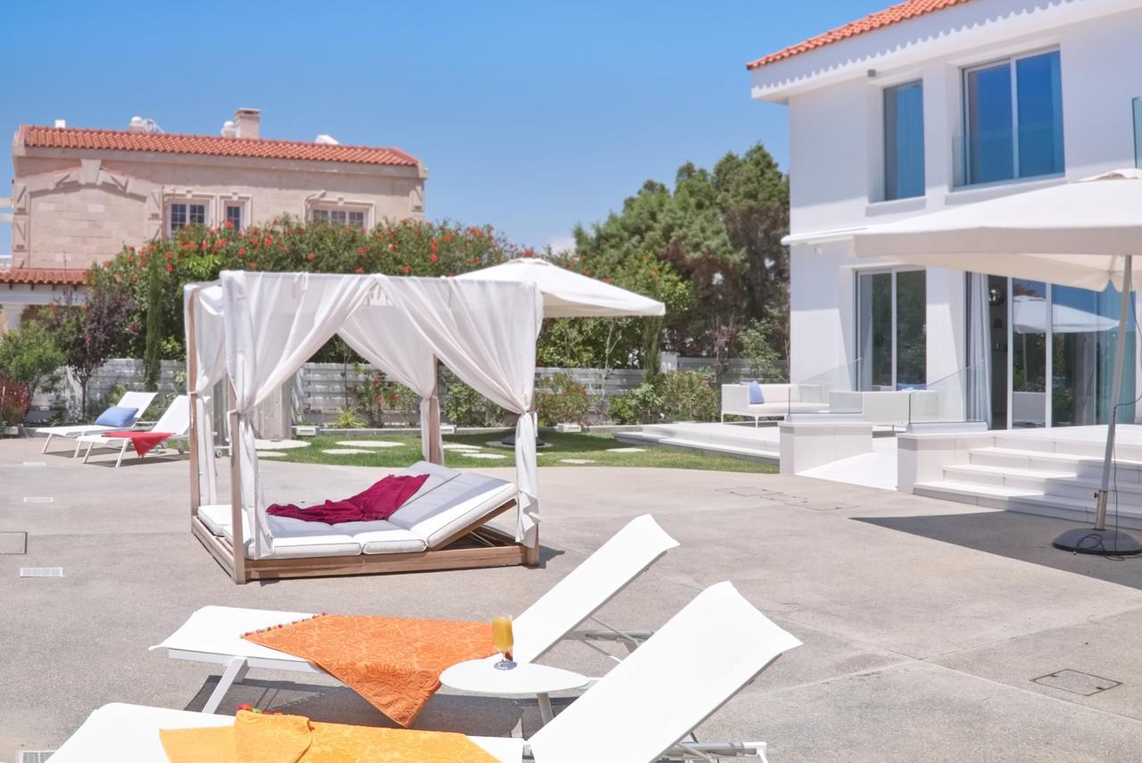 Royal 4 Bedroom Seafront Holiday home *