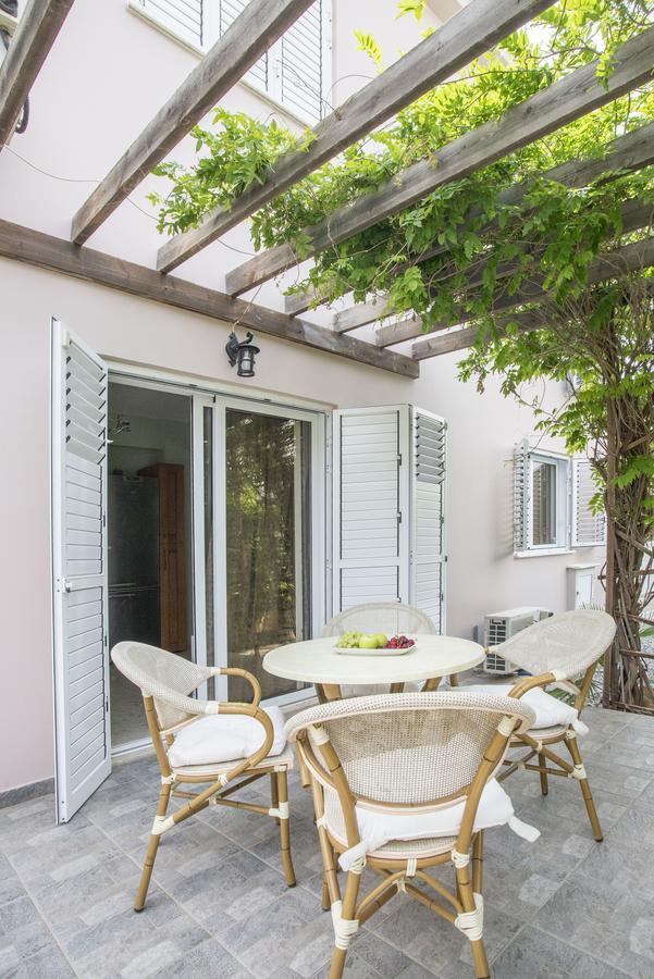 Nissi Maria Villa